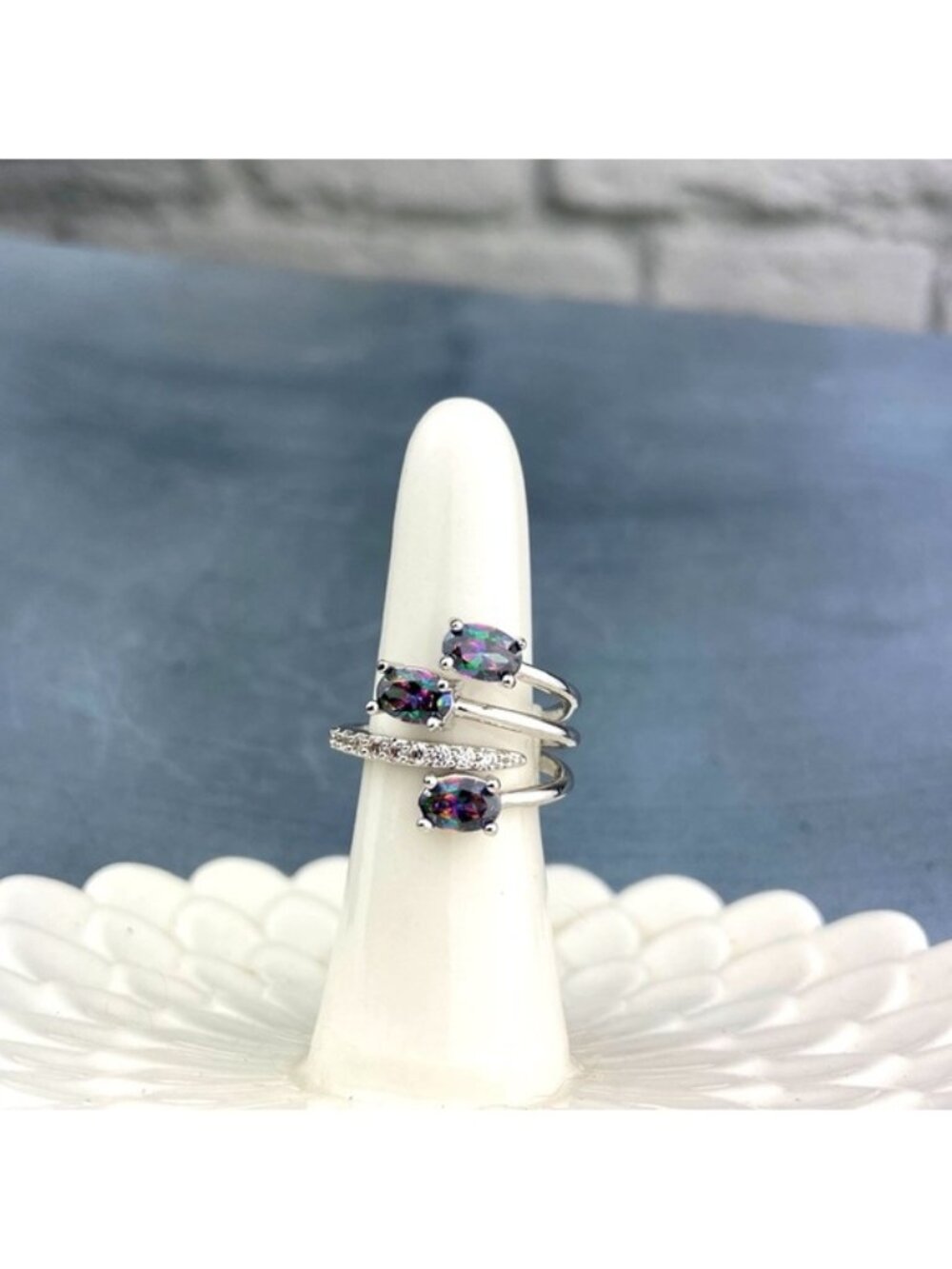 NWT Gorgeous Watermelon Aurora Borealis Rhinestone Fashion Ring Size 6